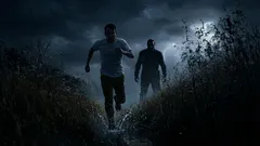 Mitä unesi, jossa joku jahtaa sinua, tarkoittaa – psykologin selitys