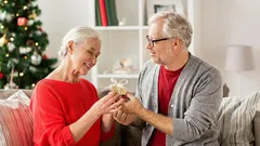 Miksi viisaat ihmiset, erityisesti iäkkäät, lakkaavat juhlimasta syntymäpäiviään