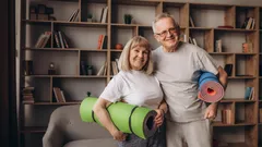 Liikunta yli 60: miksi pelkkä kävely ei riitä ja miten vahvistat koko kehoa