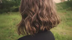 Näin hiusten pituus vaikuttaa ikääsi – vinkit pirteämpään ilmeeseen 50+