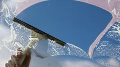 Viisi selkeää askelta streepuhtaisiin ikkunoihin astianpesuaineella