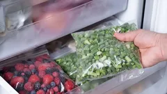 Ruokia, joita ei missään nimessä saisi pakastaa – silti moni tekee niin