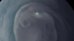 Jupiterin tuntematon valo: Juno-luotain tallensi harvinaisen ilmiön planeetan ilmakehässä