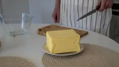 Mitä voita kannattaa välttää? Näin erotat aidon voin margariinista